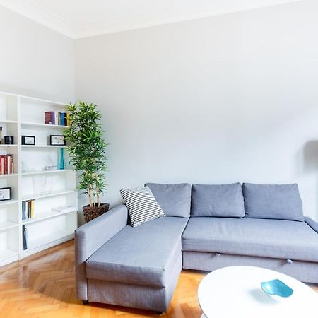 Spacious And Brilliant Apartment In Duomo By Easylife Milano Esterno foto