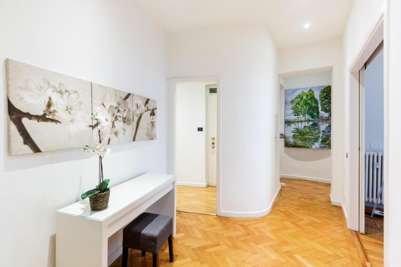 Spacious And Brilliant Apartment In Duomo By Easylife Milano Esterno foto